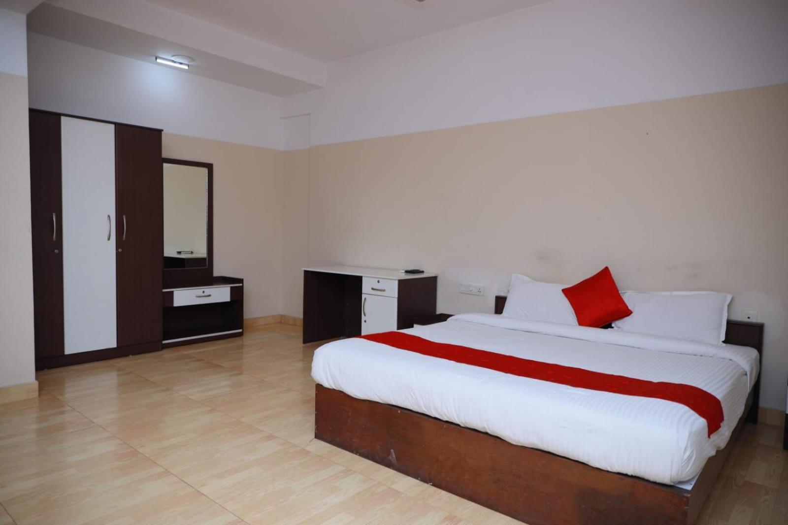Trippapur Hotel Tayas מראה חיצוני תמונה